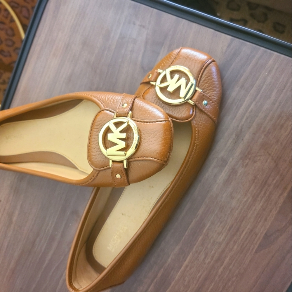 Tan ballet flats Michael Kors sz8.5